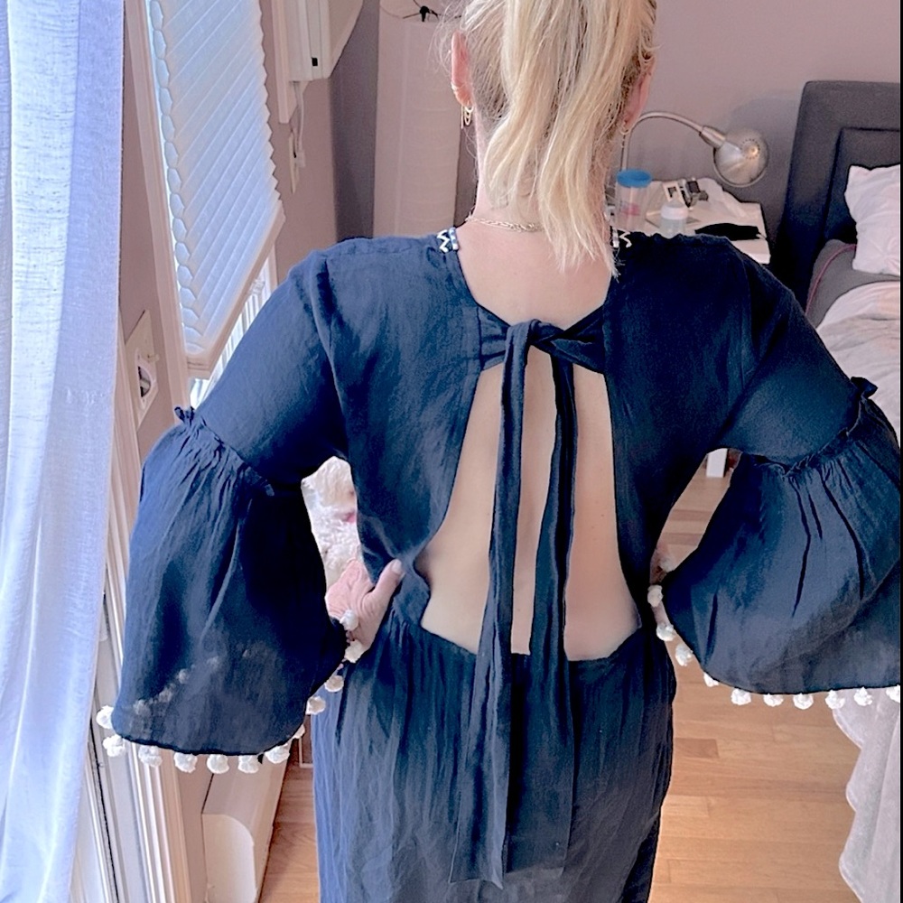NWT! Benaras by Citrus- Navy and White Embroidered- Open Back- Tie Dress. Small